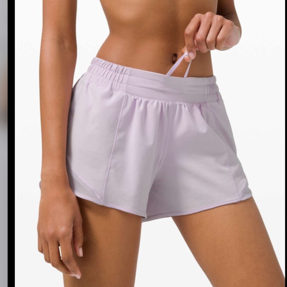 Lululemon 4inch hotty hot lavender dew shorts